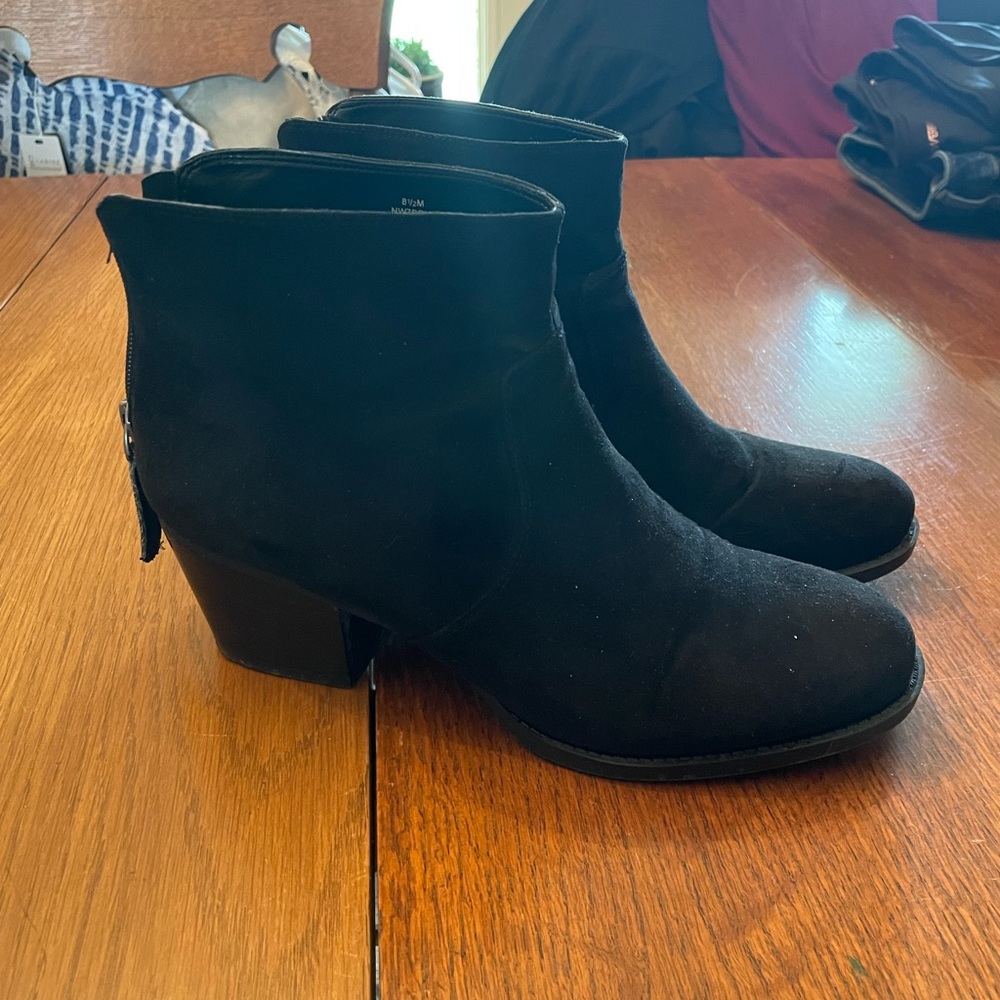 Naturalizer heeled booties